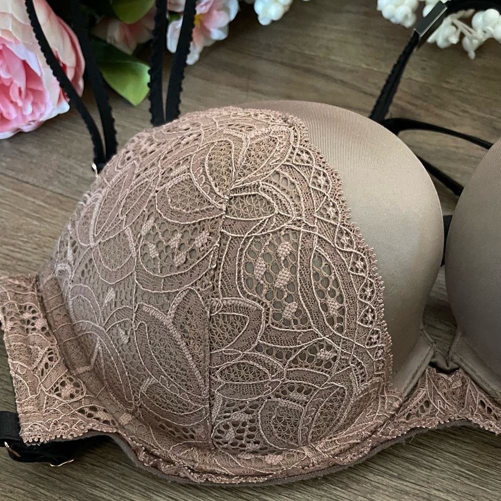 Victoria’s Secret Very Sexy Push Up Strappy Lace Bra. - Picture 3 of 11